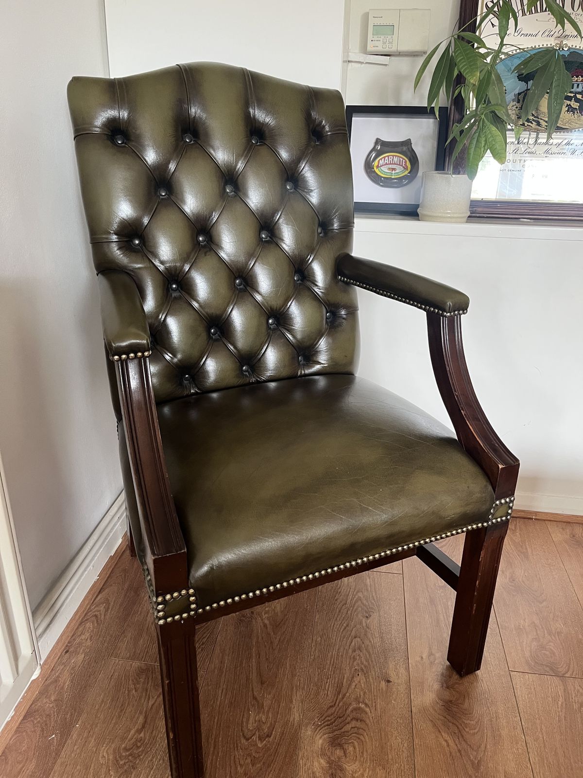 Exceptional Vintage Dark Green Leather Gainsborough Carver Armchair With Classic Chesterfield Buttoning photo furniture