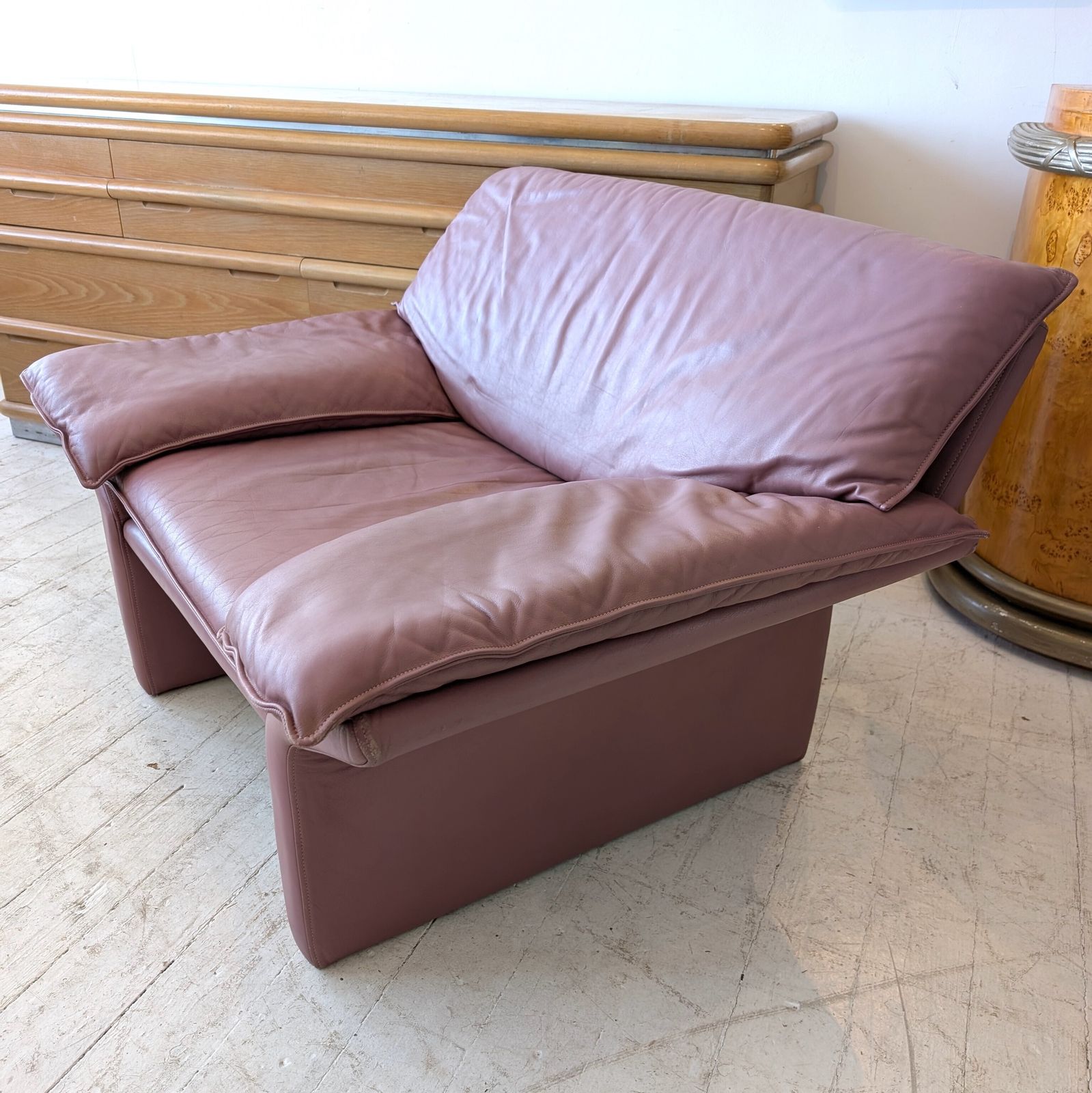 Angular Post Modern Vintage  Pink / Mauve Leather Armchair By Brayton, USA 1980s photo vintage