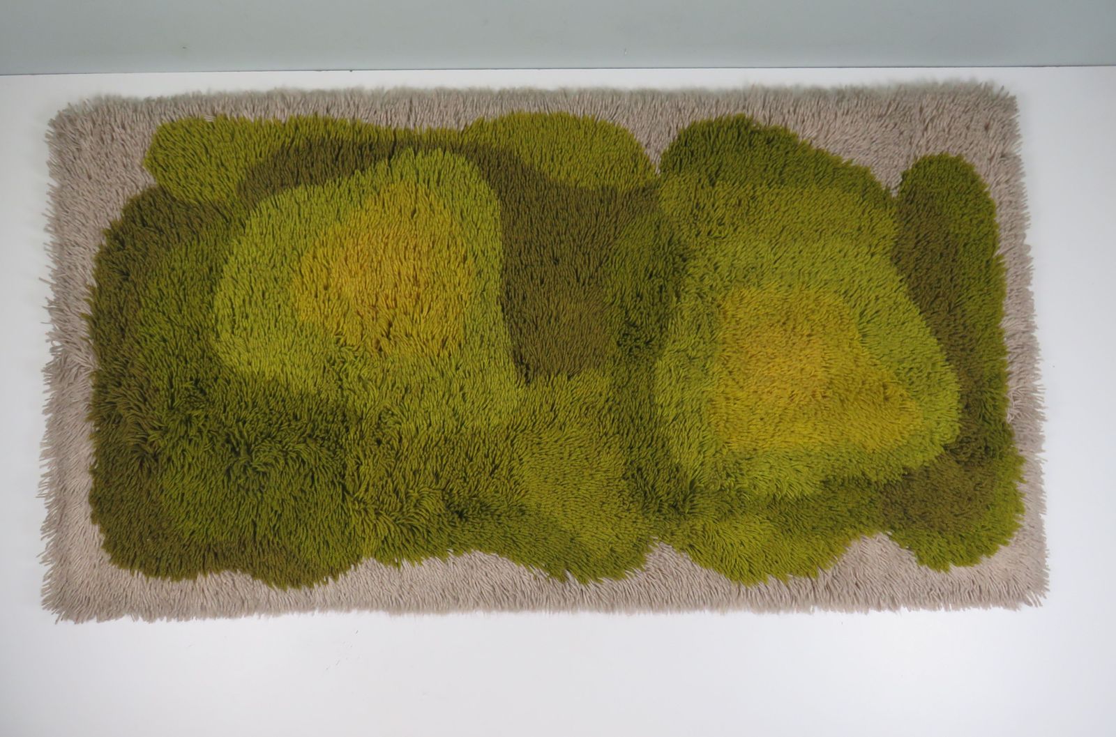 photo for sale Pair Of Original 1970s Desso Shag Rugs – Dutch Design