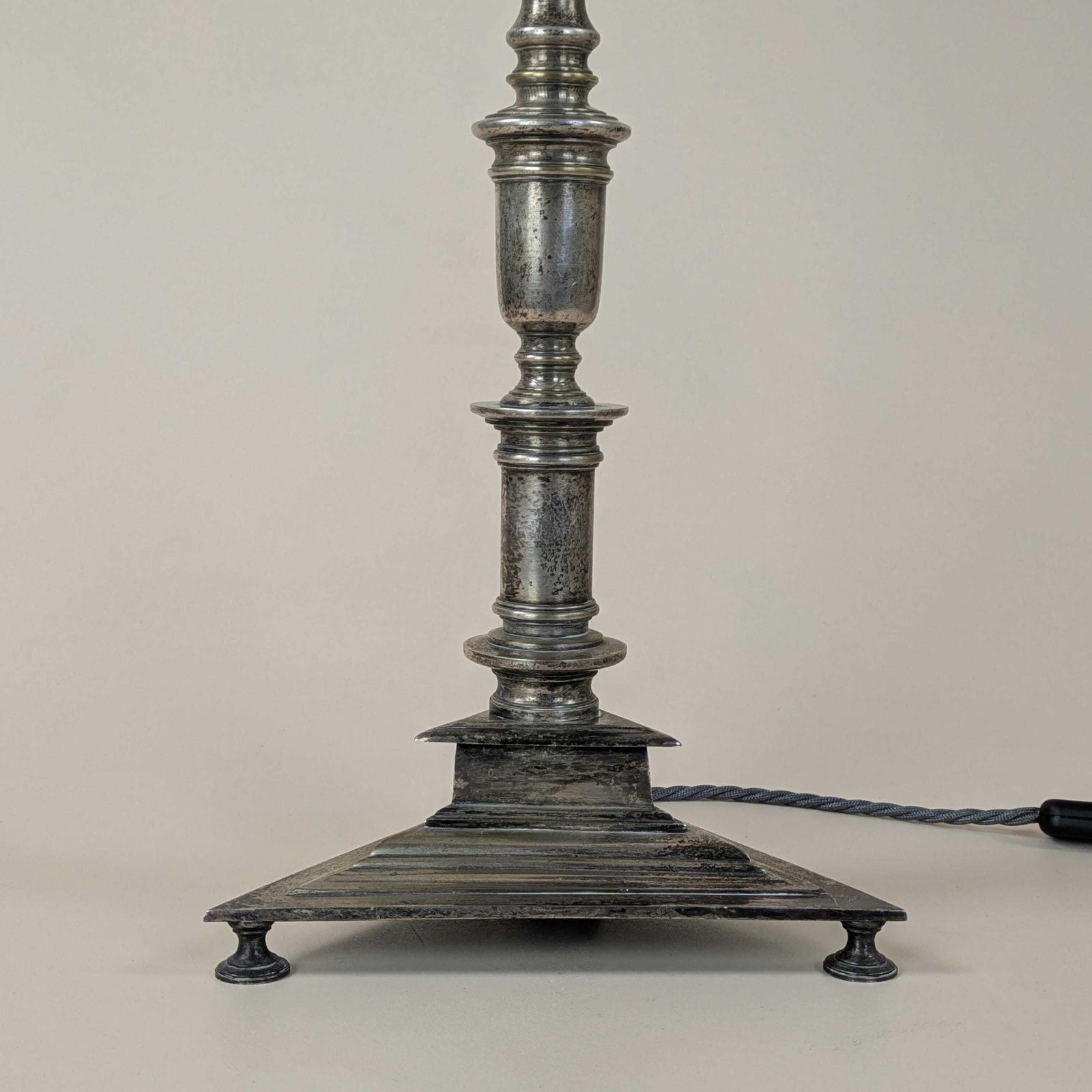 Antique French Silver Plated Bronze Table Lamp Elegant Lighting Home Decor Reading Lamp Accent Light photo 395.0