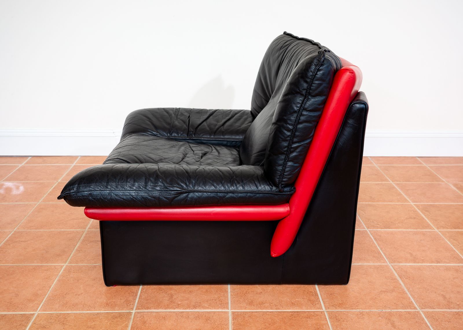 2650.0 Italian Designer Leather Lounge Chair 1980s Nicoletti Salotti For Avanti Ambassador Chair Postmodern Memphis Style Two Tone Black Leather Red Leather photo