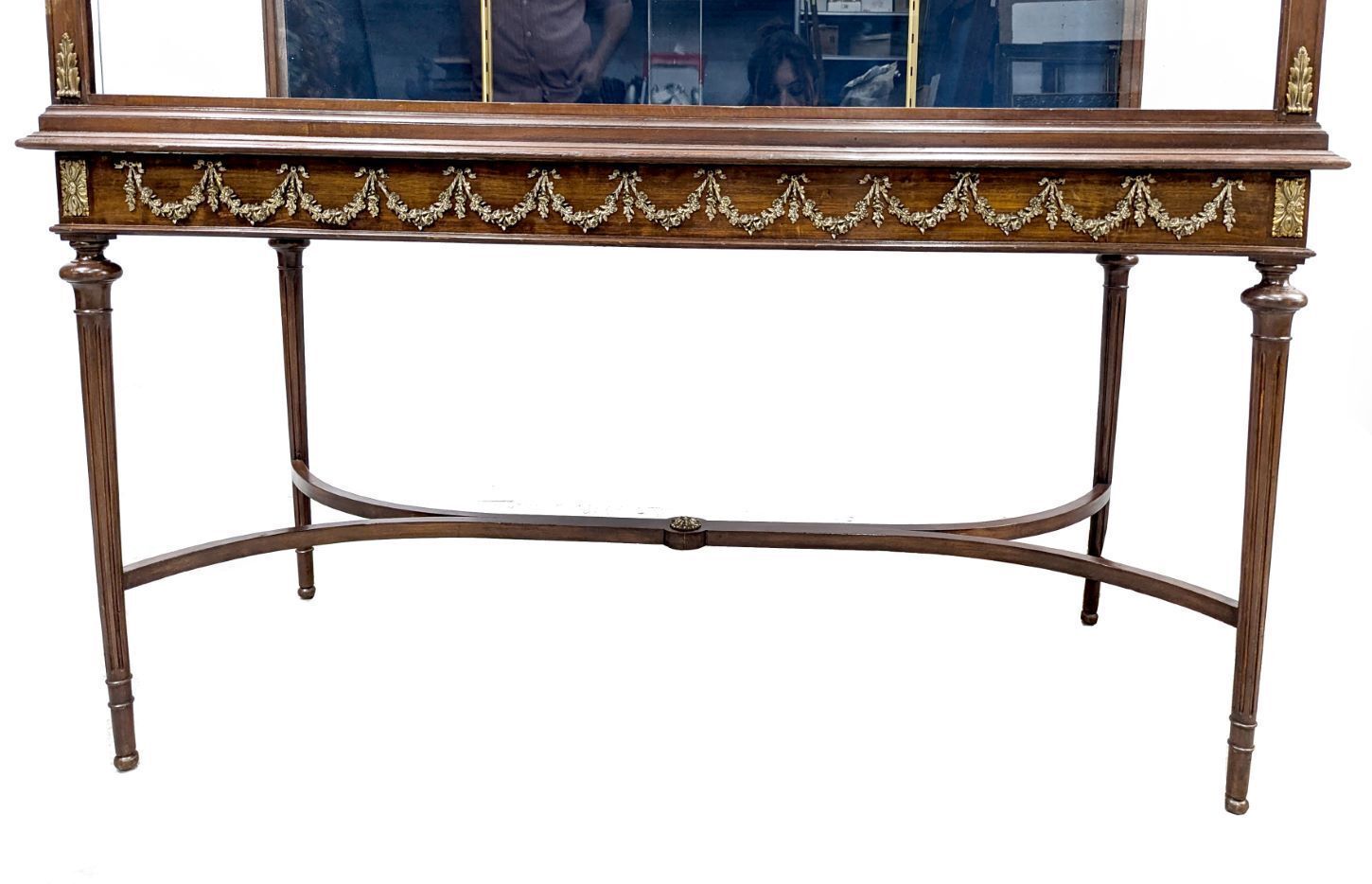 Pair Of Louis XVI Style Display Cases From The 1900s photo vinterior