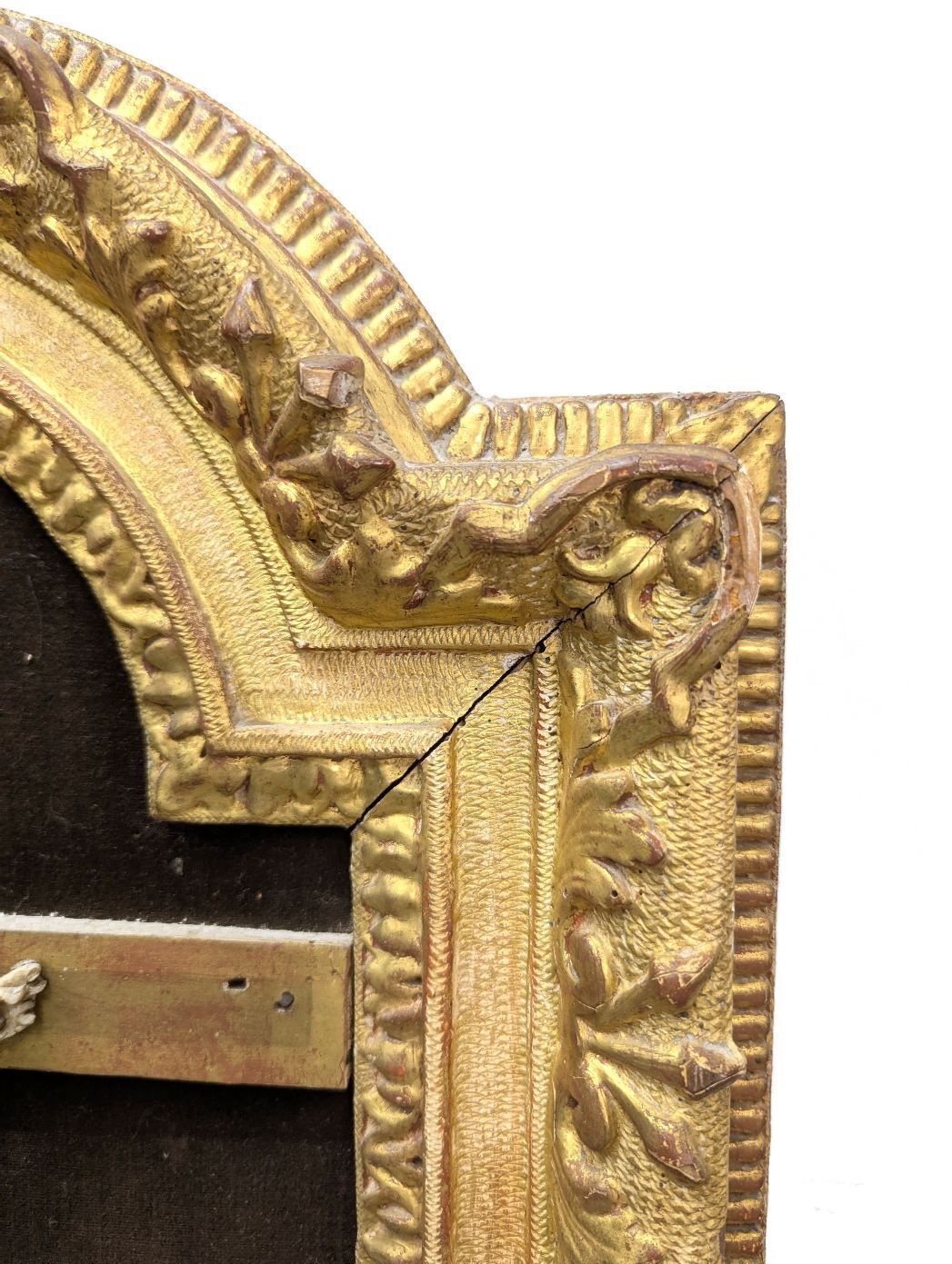 Crucifix In Its 18th Century Gilded Wooden Frame photo 1154.0