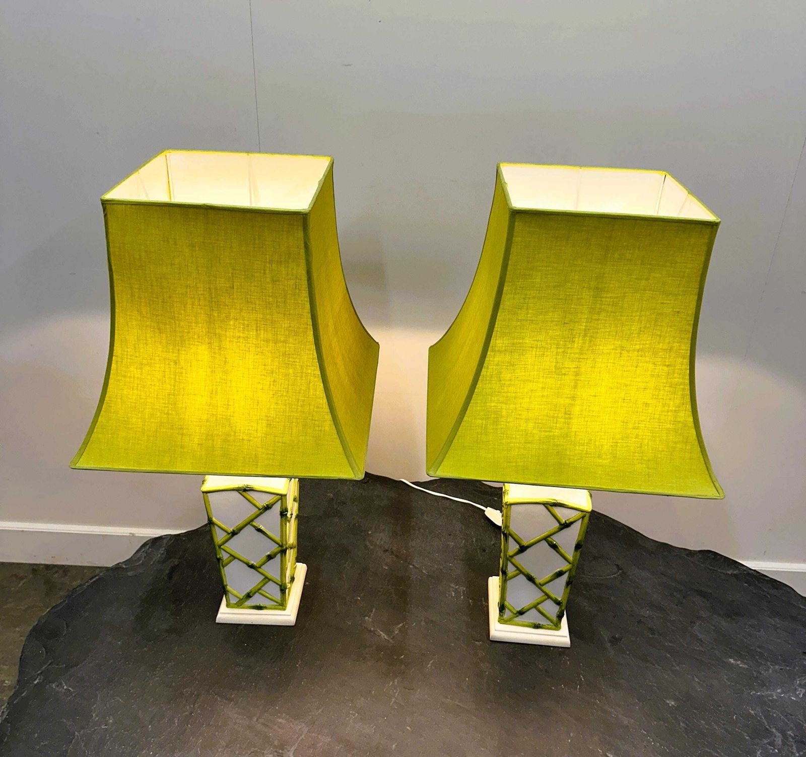 Paar Franse Keramische Tafellampen Met Bamboe Imitatie, Jaren 1970 photo furniture