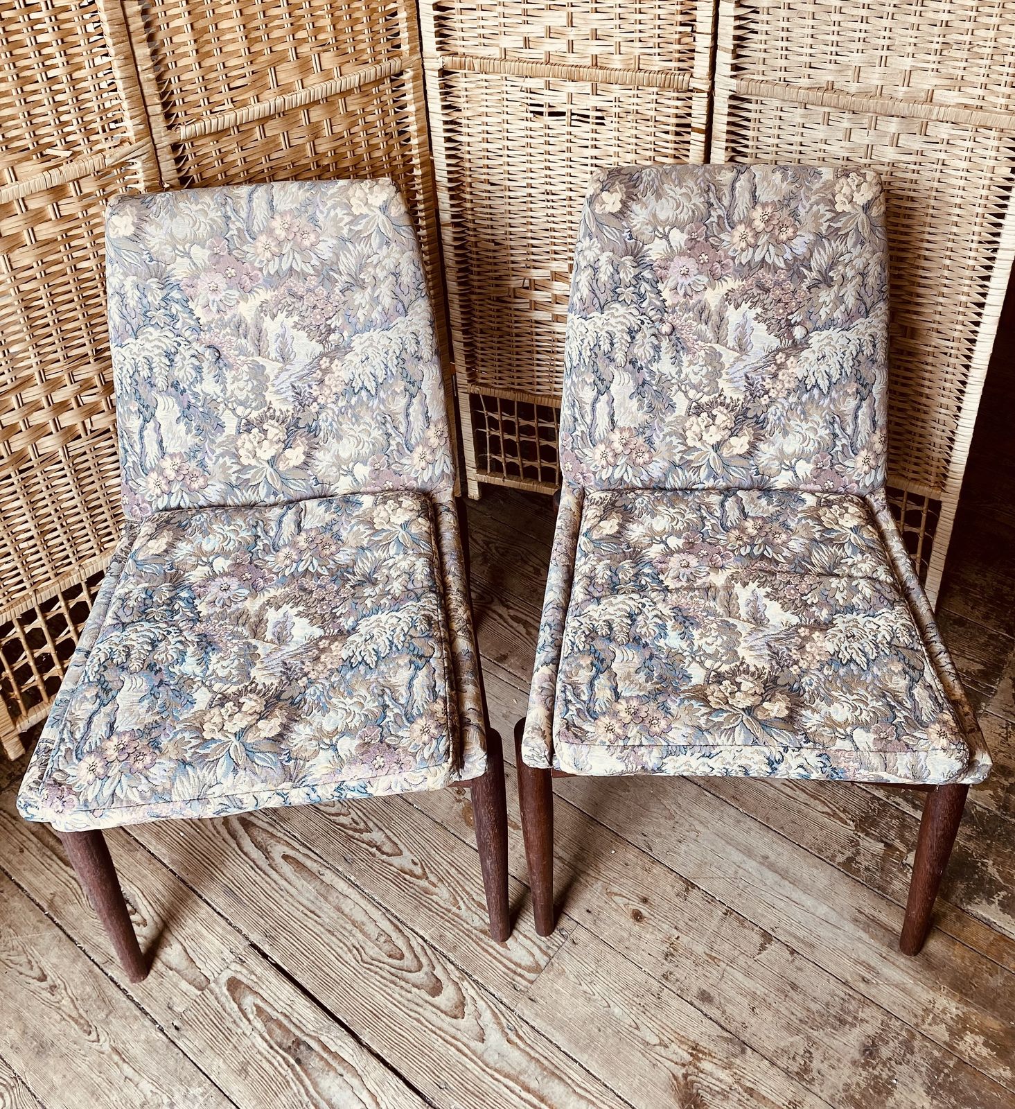 Pair(s) Of Dalescraft Vintage Chairs photo furniture