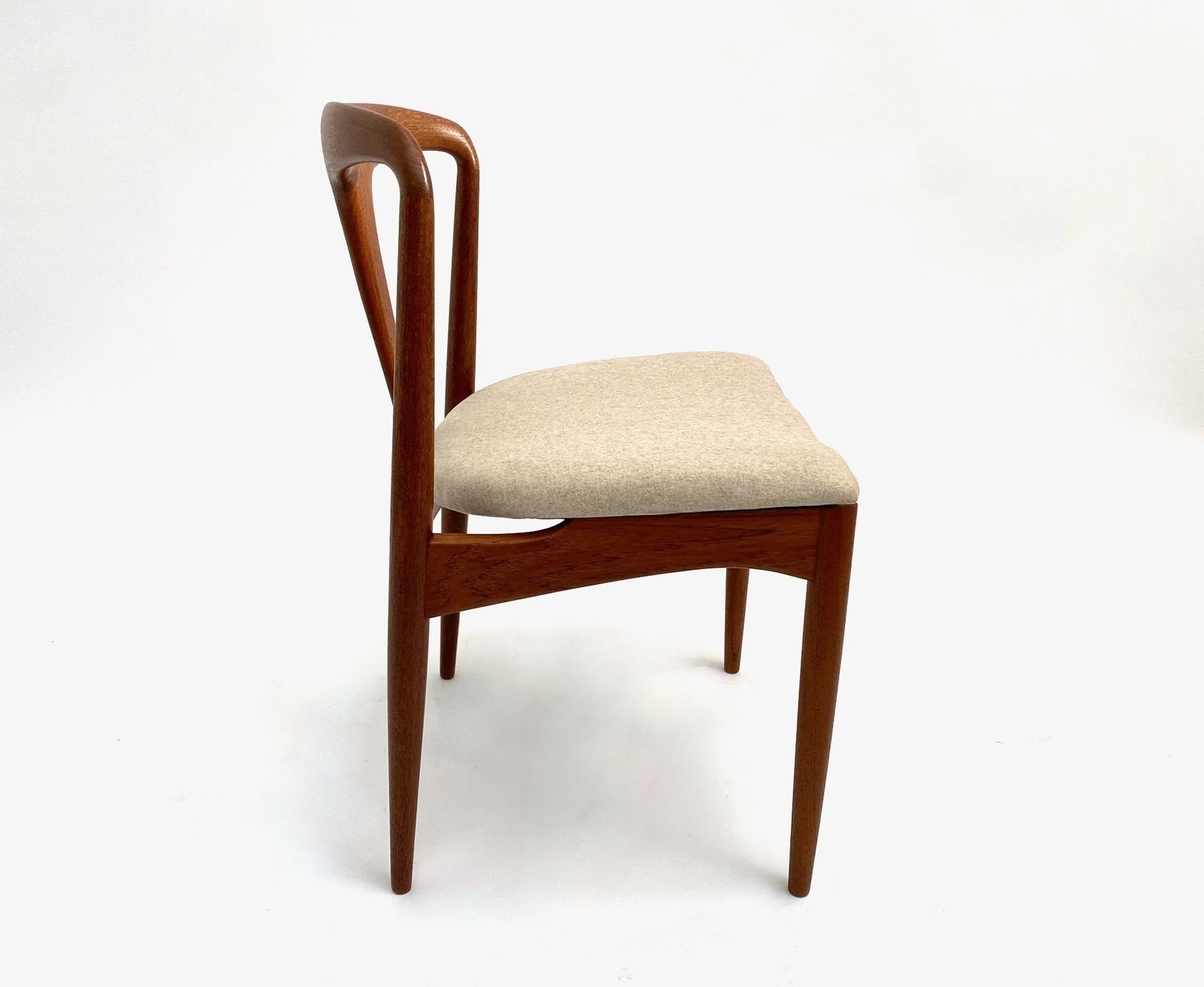 Danish Johannes Andersen Set Of 6 Model 'Juliane' Teak And Cream Wool Dining Chairs For Vamo Sønderborg Mid Century 1960s photo buy