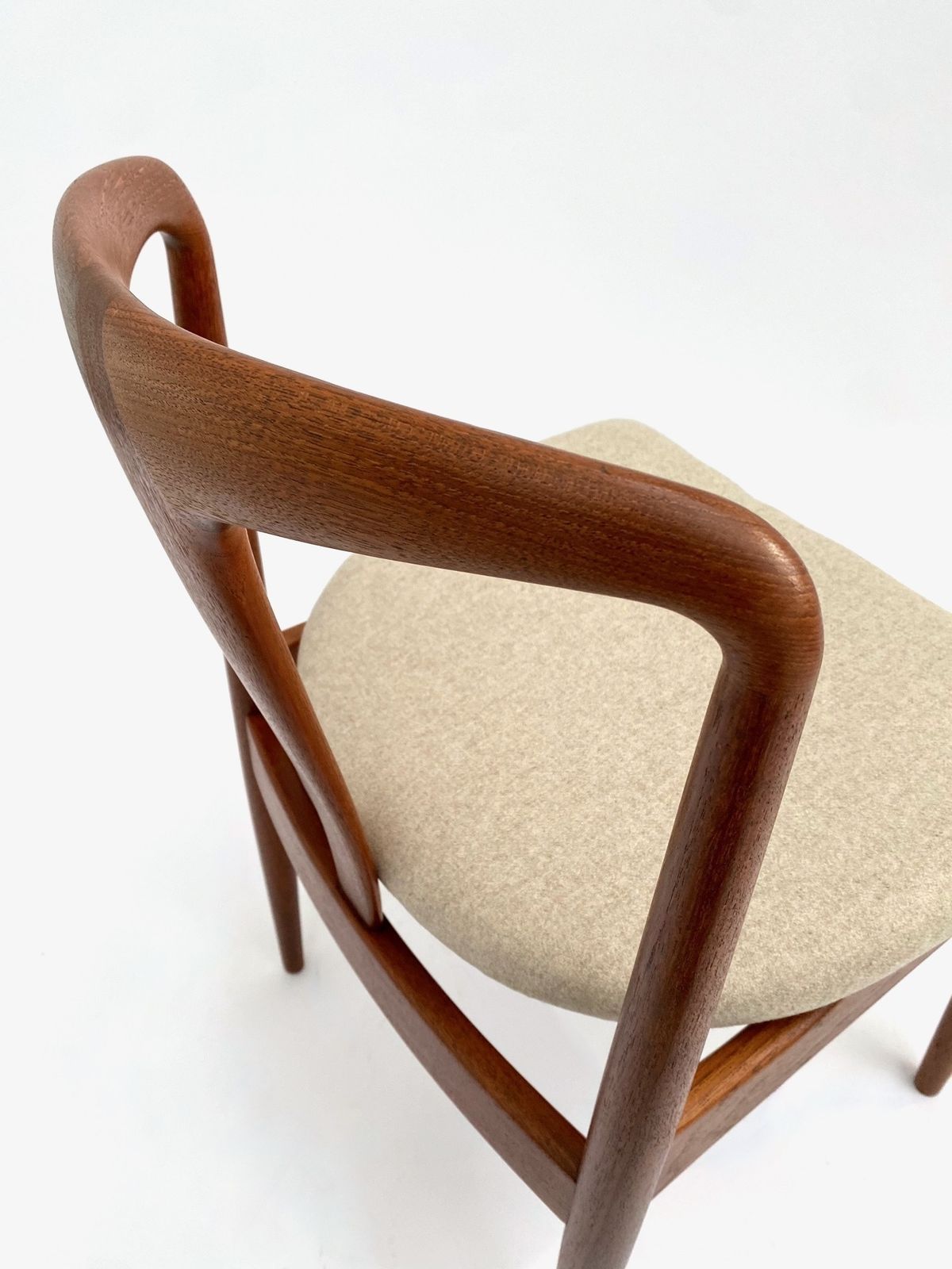 3500.0 Danish Johannes Andersen Set Of 6 Model 'Juliane' Teak And Cream Wool Dining Chairs For Vamo Sønderborg Mid Century 1960s photo