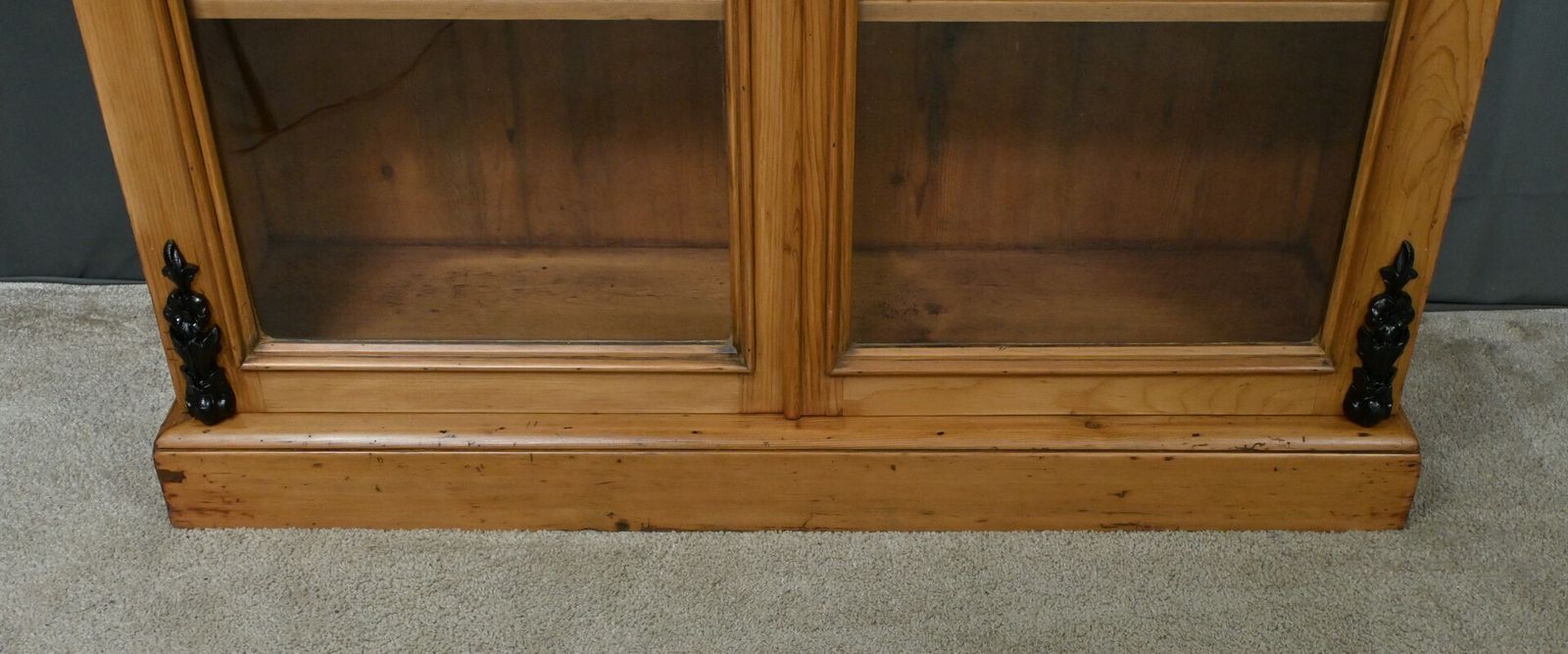 Pine Display Cabinet – 1920, 1920s photo vintage