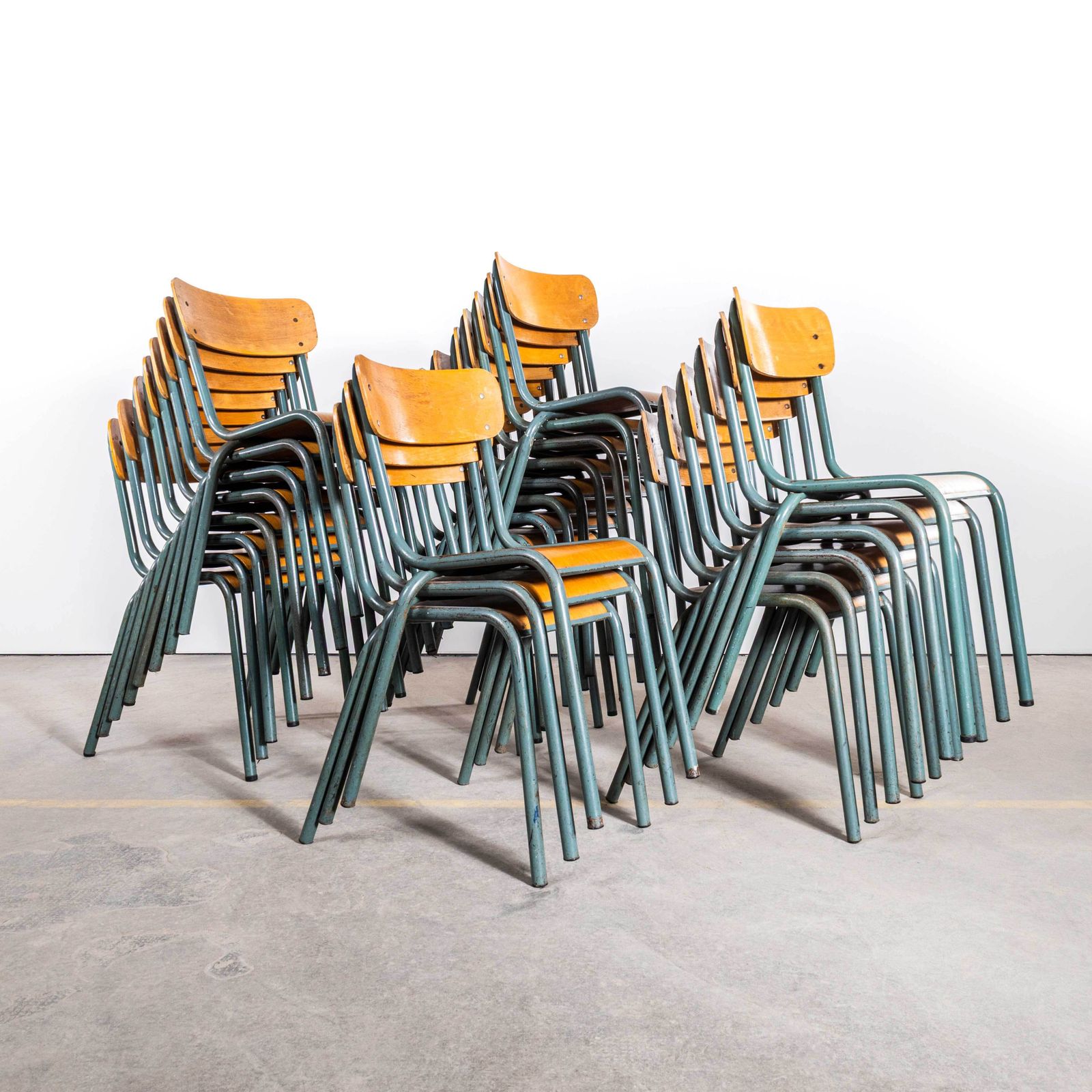 photo furniture 1950's Mullca Stacking Dining Chair   Wide Back Rest    Set Of Four