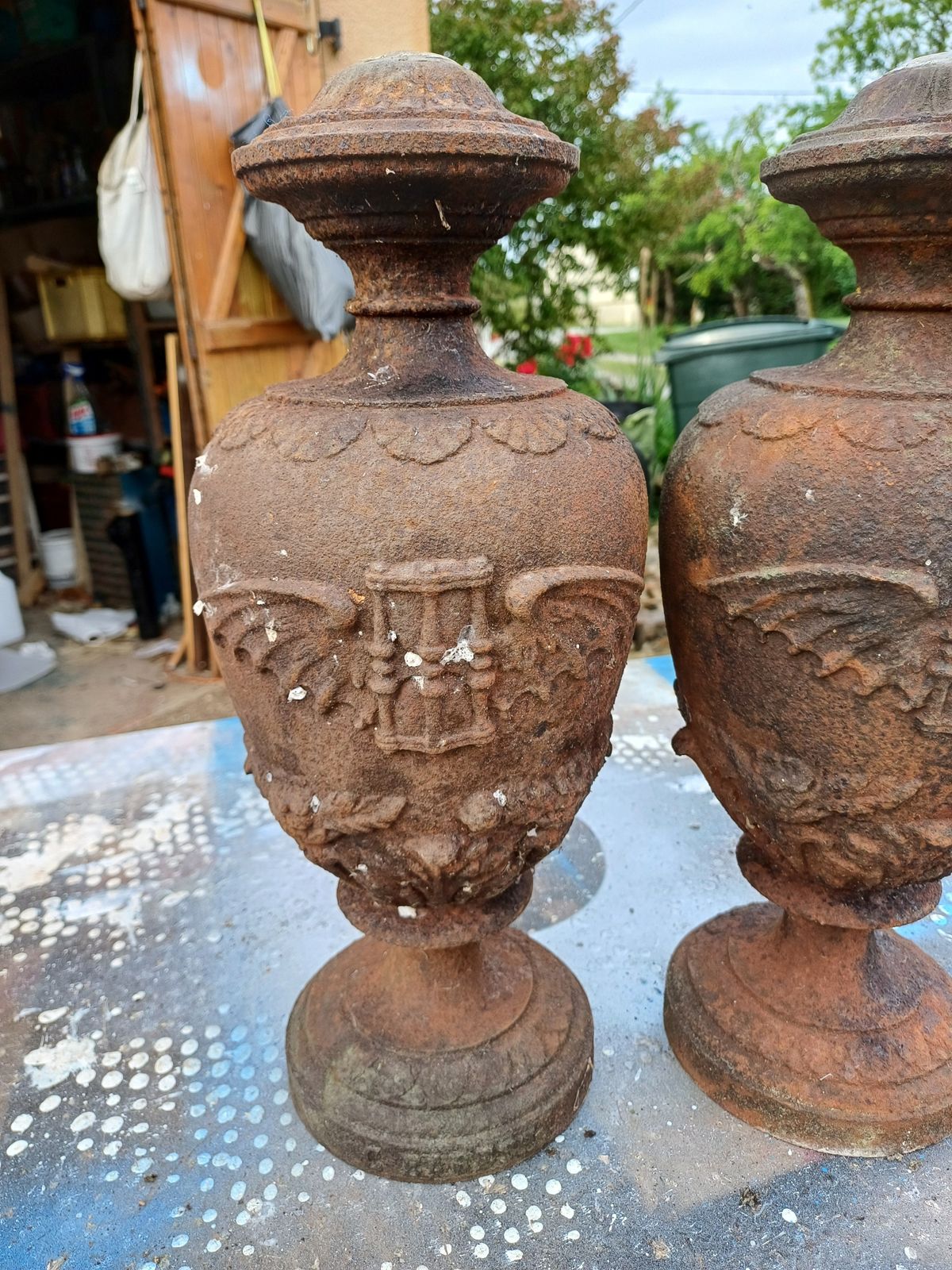 Pair Of Cast Iron Fire Pots 1900: Charleville   Mézières photo vinterior