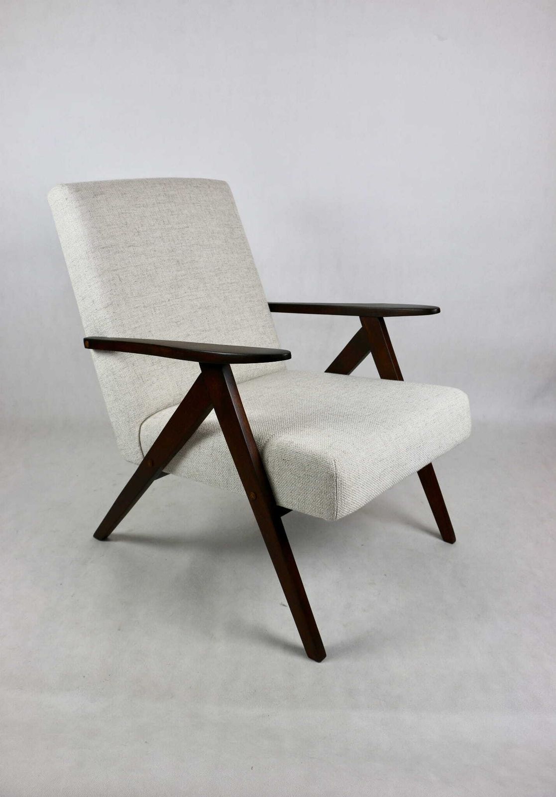 photo furniture Vintage Armchair B 310 Var White Cream Structure 70s   2 Pieces Available