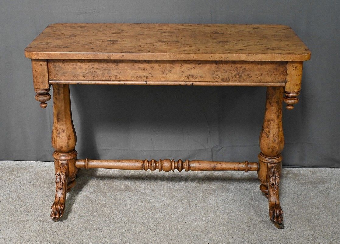 photo vinterior Victorian Amboyna Burl Desk, England – Late 19th Century