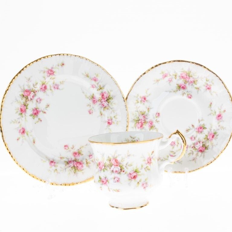 Paragon Gilt Porcelain Ceramic Roses Trio Teacup & Saucers photo furniture