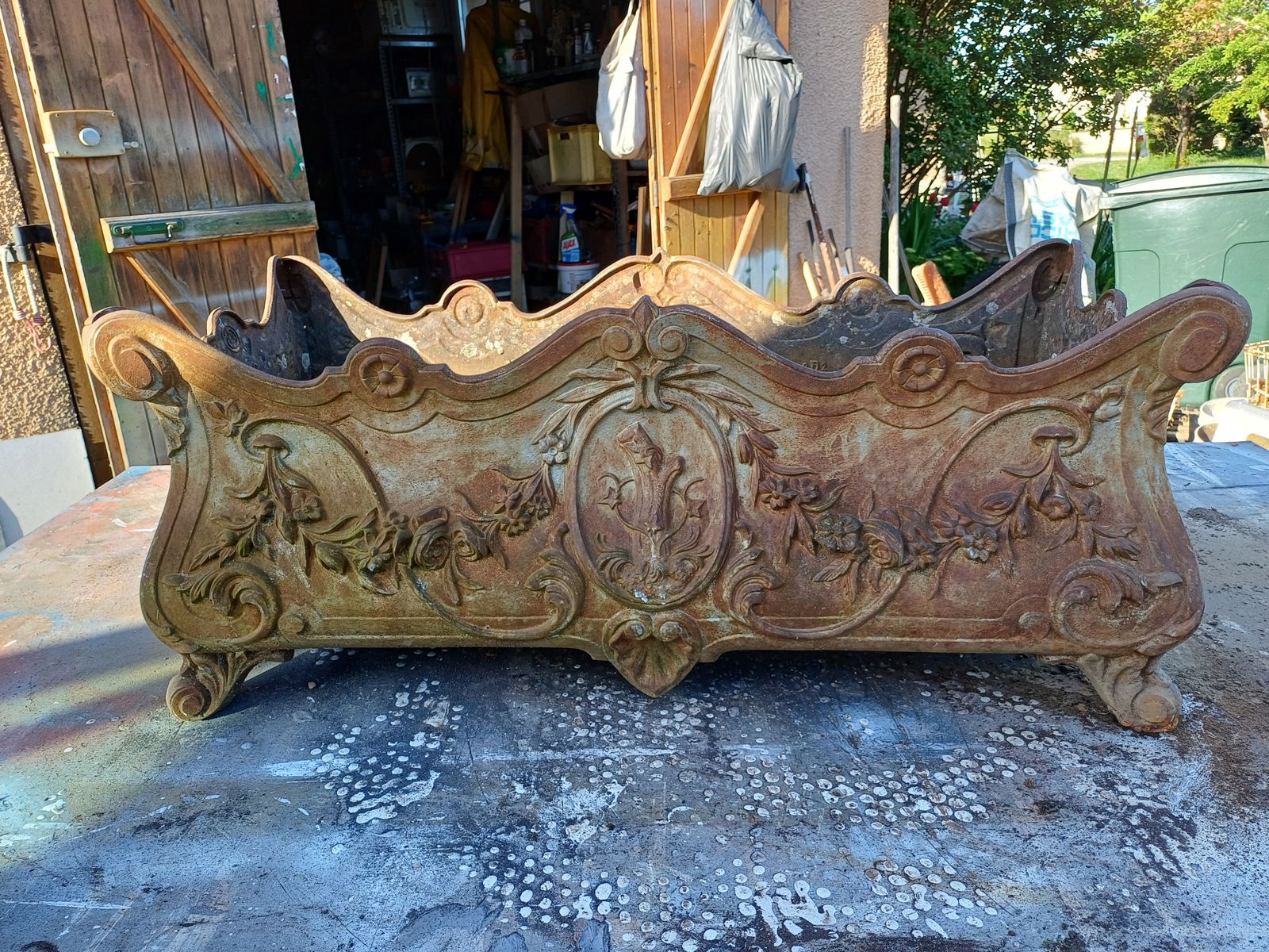 Large 1900 Cast Iron Planter In Rocaille Style: Charleville   Mézières