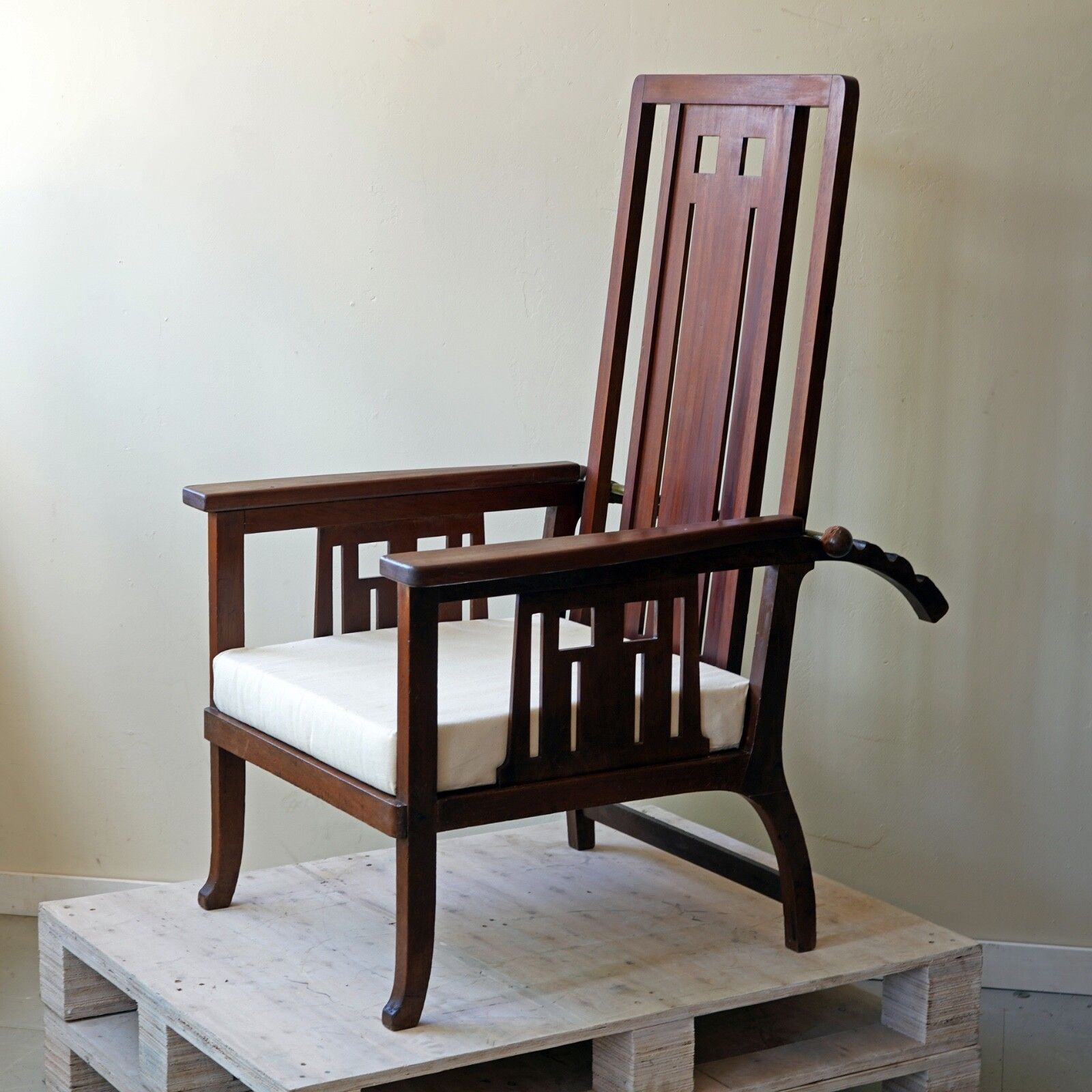 Pair Of Antique Glasgow School Recliners photo for sale