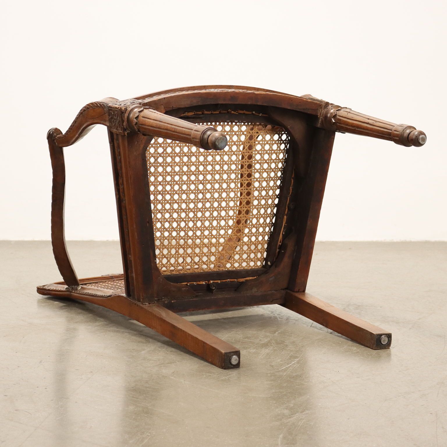 photo furniture Armchair Neoclassical Style Walnut Beech France '700