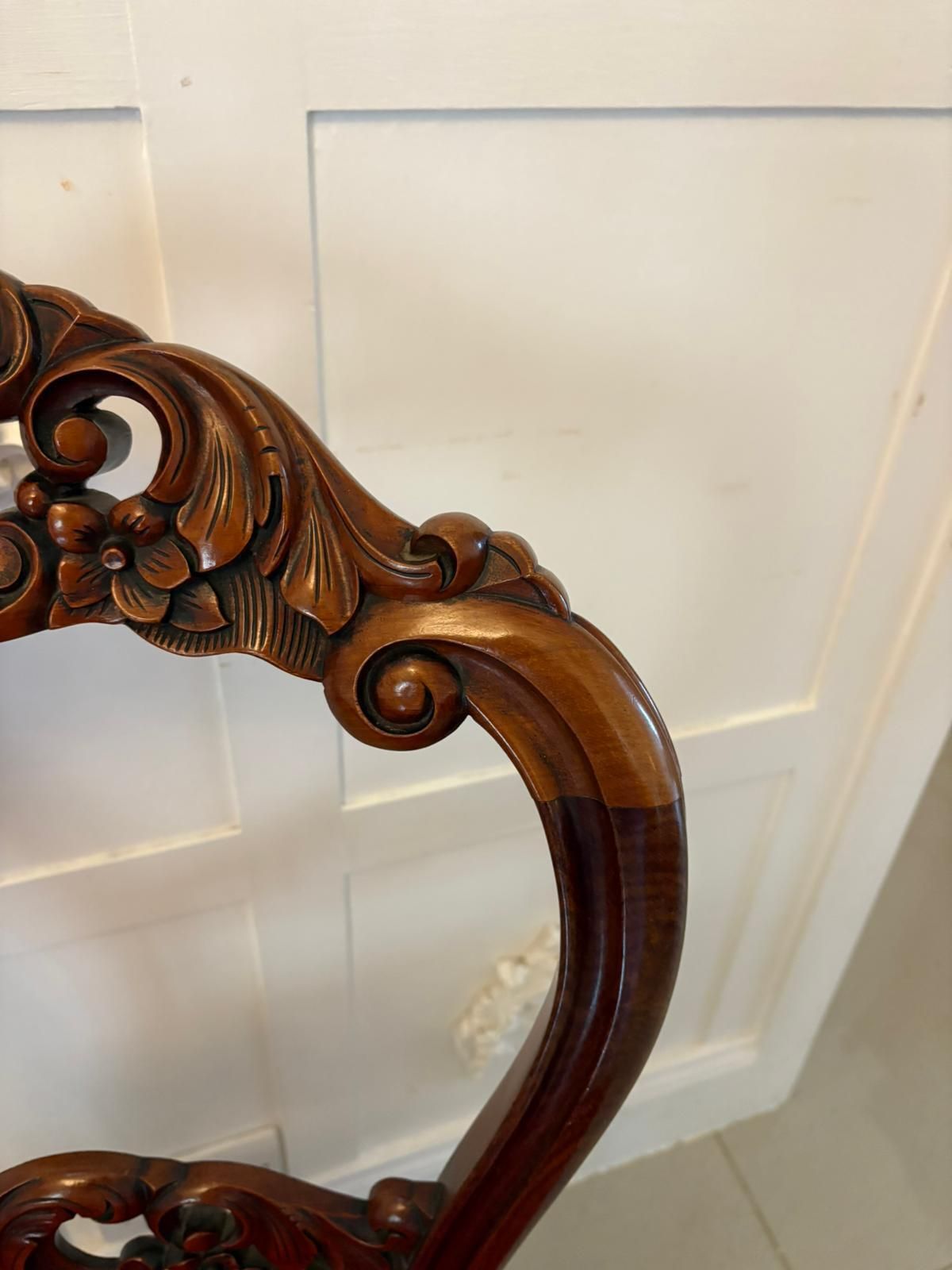 photo vinterior Outstanding Quality Set Of 10 Antique 19th Century Carved Mahogany Dining Chairs