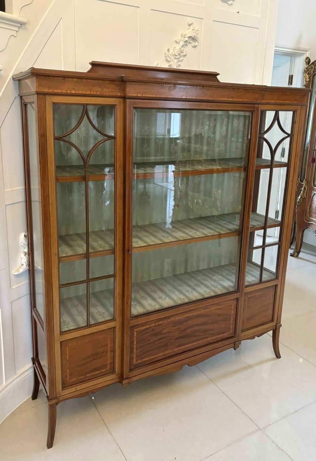 Superb Quality Antique 20th Century Inlaid Mahogany Display Cabinet photo 2285.0