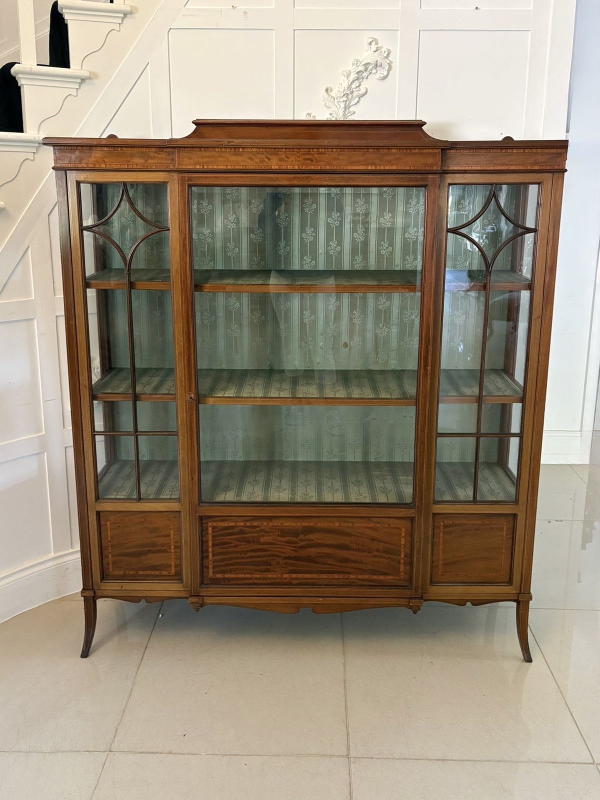 2285.0 Superb Quality Antique 20th Century Inlaid Mahogany Display Cabinet photo