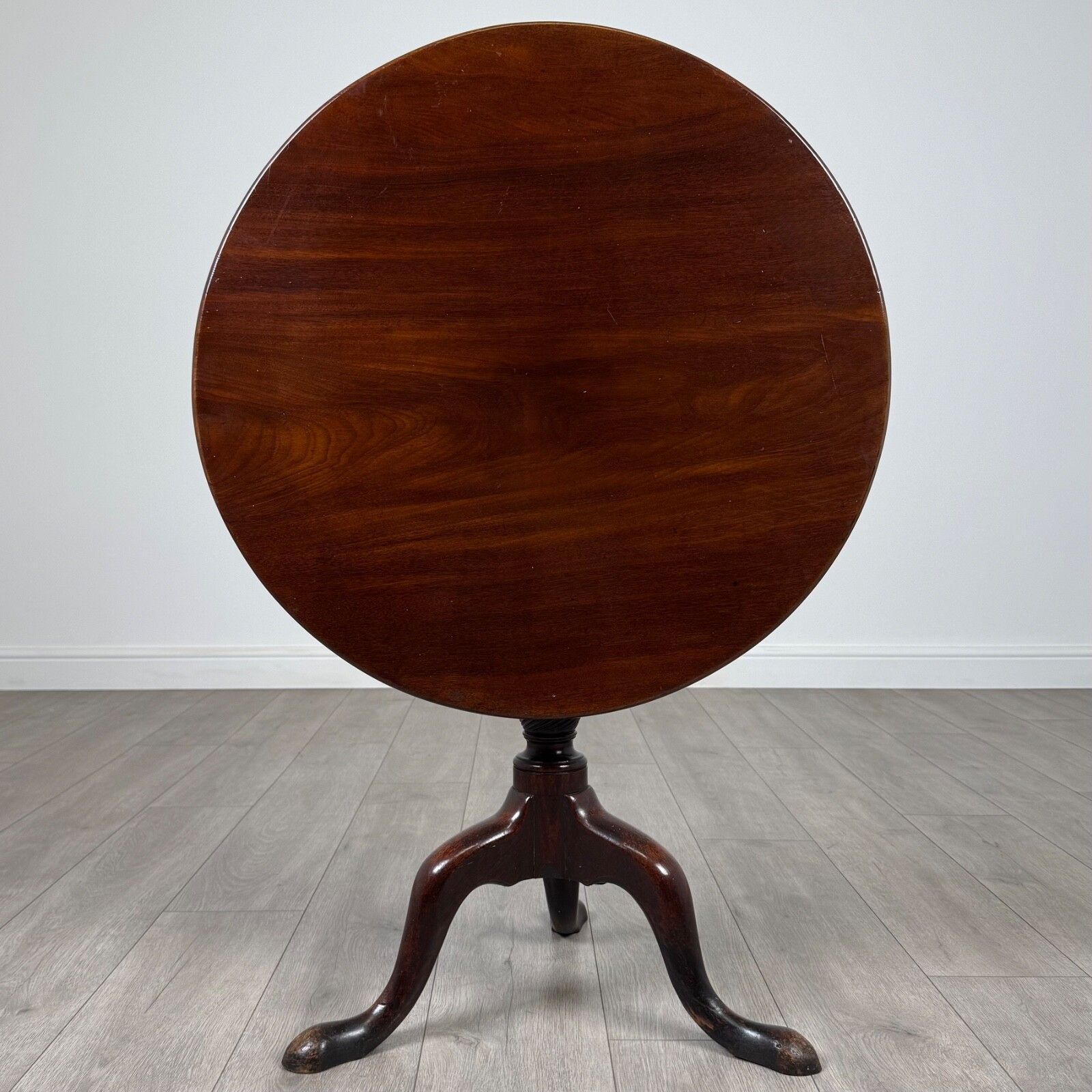 Antique 18th Century Good Quality Tilt Top Table In Mahogany photo furniture