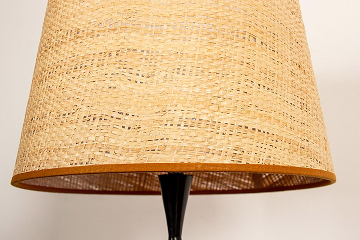 Grande lampe de table danoise en teck et ébène, forme de quille, par Fog & Morup, 1960. photo Luminaires