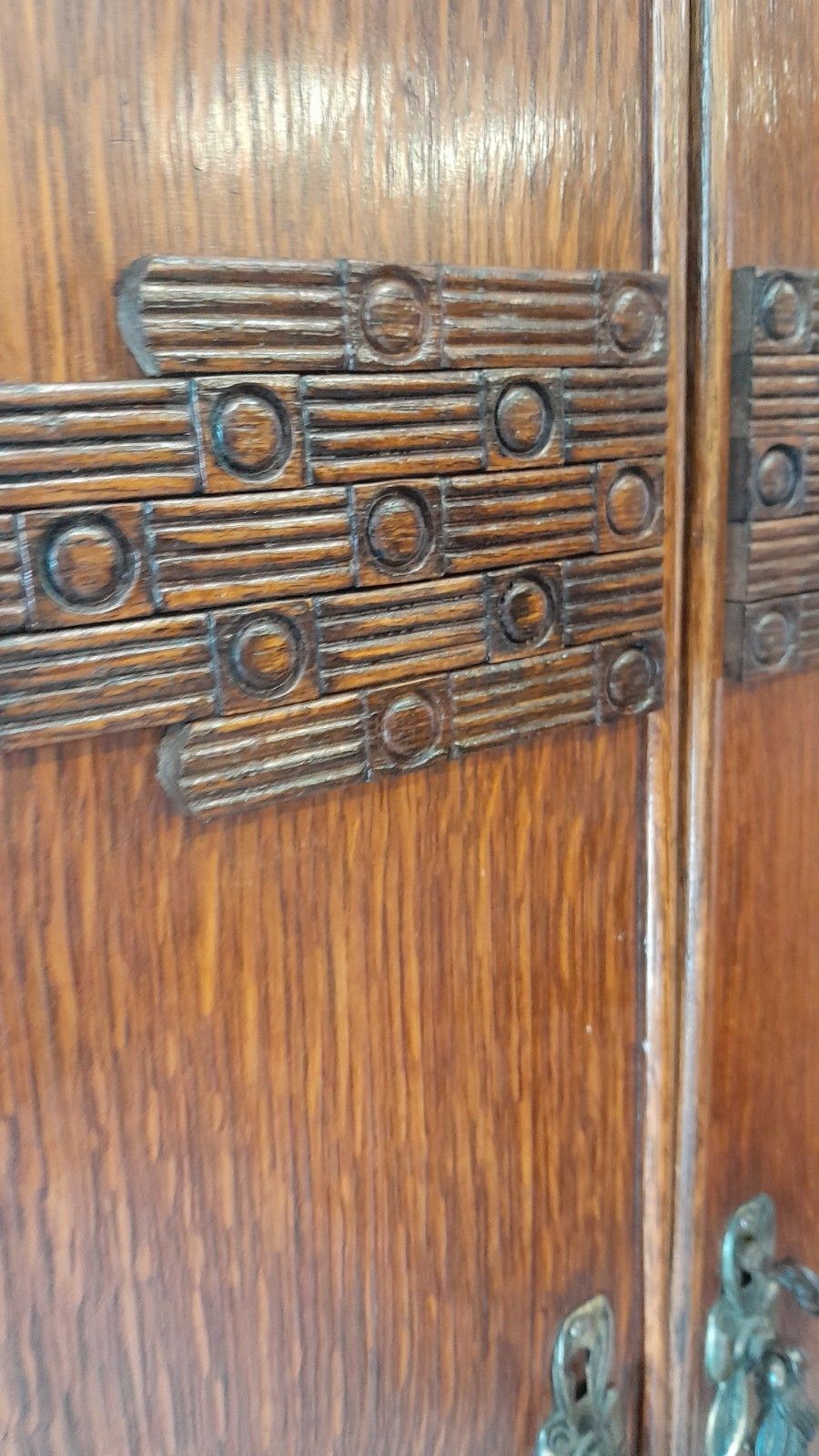photo furniture Art Deco Solid Oakb 2 Door Wardrobe With Original Handles  Lock And Key