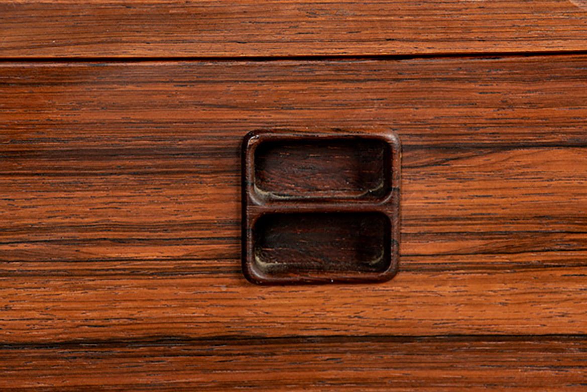 Petite commode, meuble d'entrée ou d'appoint, danoise en palissandre, 1960. photo buy