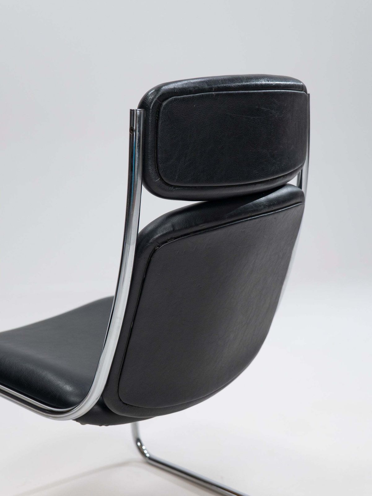 Pair Of Cantilever Leather Chairs By Mauser Werke Waldeck, West Germany, 1950s photo vinterior