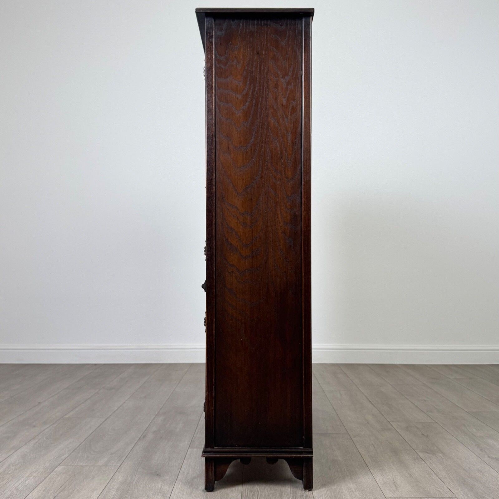 Antique 20th Century Linenfold Display Cabinet In Oak photo 365.0