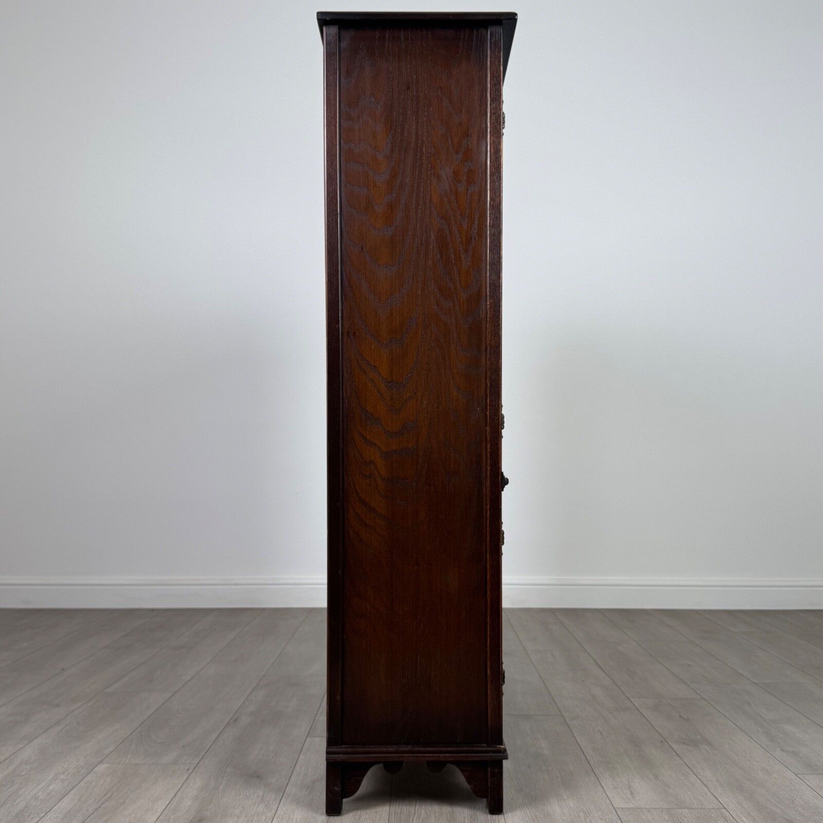 photo furniture Antique 20th Century Linenfold Display Cabinet In Oak