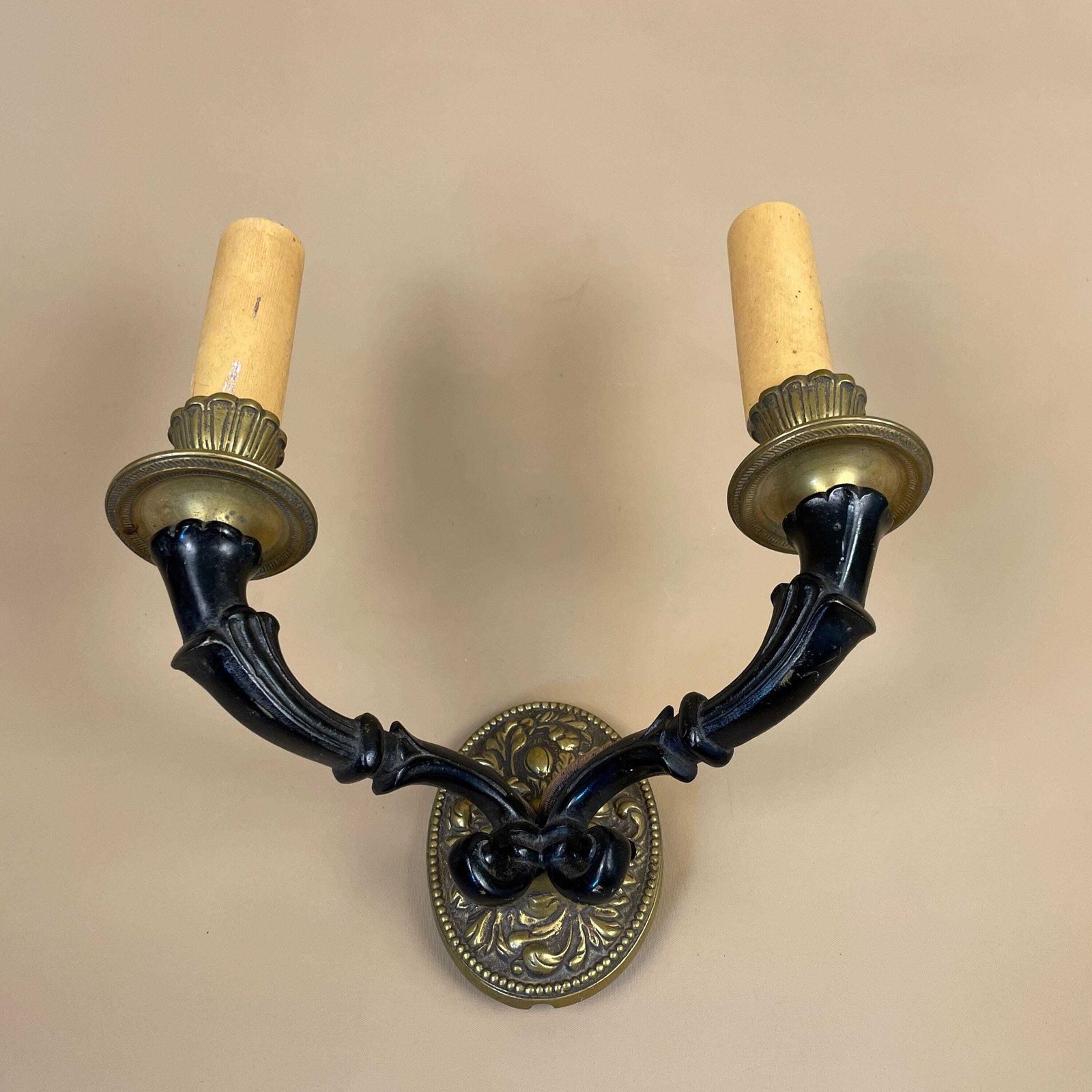Antique Wall Light Metal Black & Gold Brass Lamp Sconce Ornate 2 Arms Vintage Lighting Lights Fireplace Vintage photo furniture