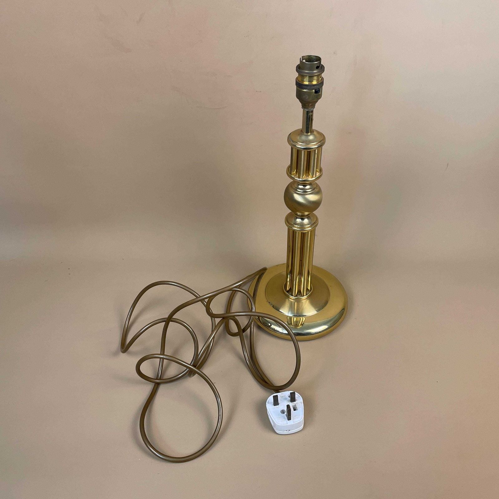 photo for sale Vintage Gold Brass Metal Lamp Side Light Bedside Table Desk Lamp Circle Base Ball Center