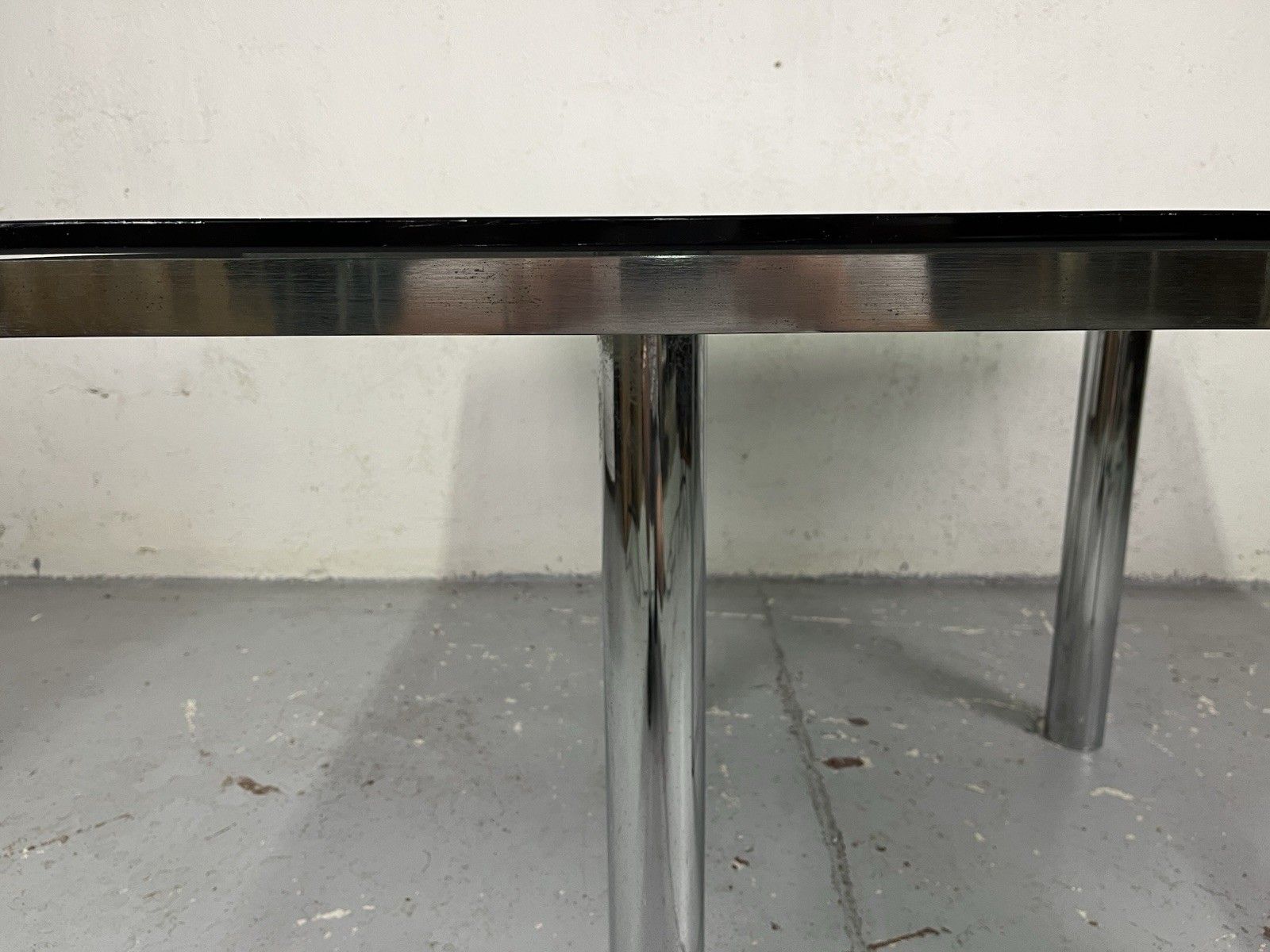photo furniture Andrè Afra Tobia Glass Steel Table Shoe Gavina 70’s Vintage Design