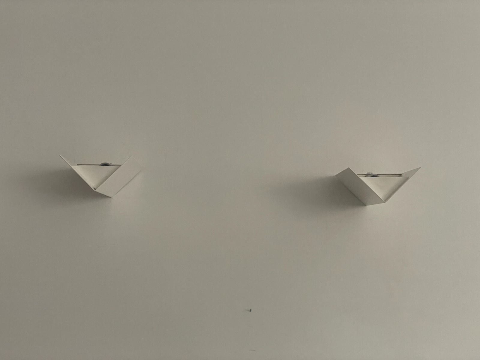 Spigolo Parete Model White Metal Pair Of Wall Lamps By Quattrifolio, 1970s, Italy photo for sale