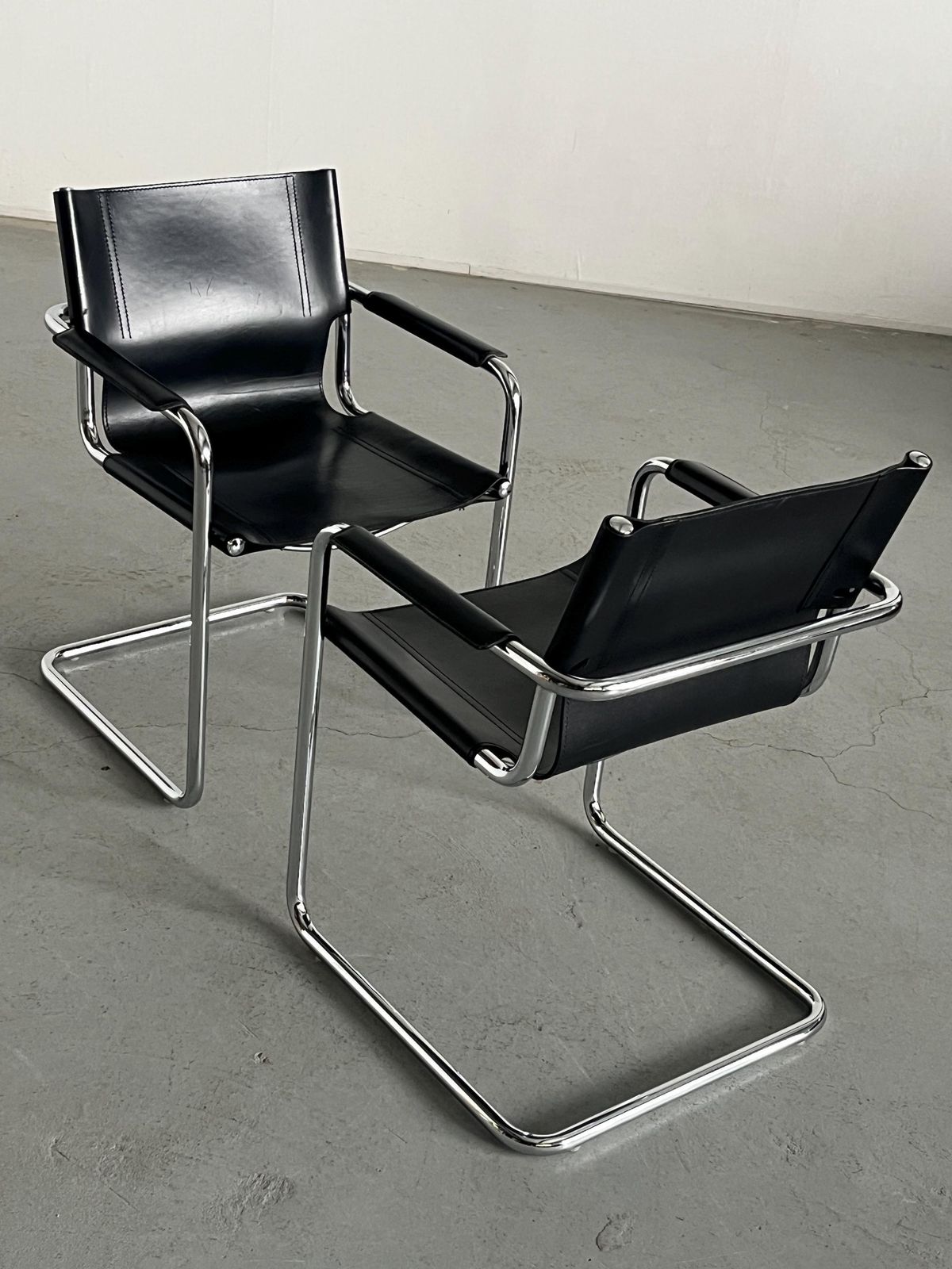 Pair Of Original Leather Cantilever Armchairs By Centro Studi For Matteo Grassi, Bauhaus Design Tubular Steel And Leather Cantilever Chairs photo vintage