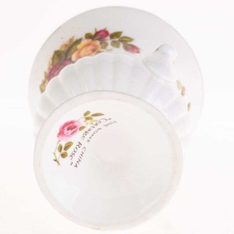 Set Of Eight Porcelain Ceramic Holly Leaves Napkin Rings photo furniture