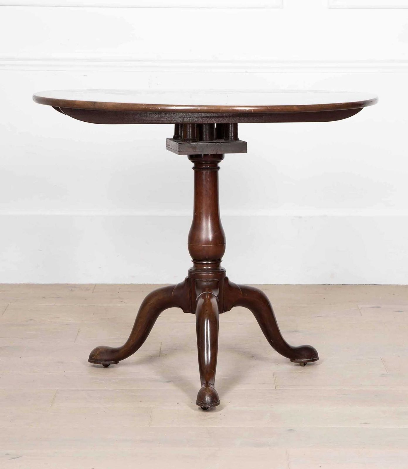 Late 18th Century Georgian Mahogany Tripod Table photo furniture