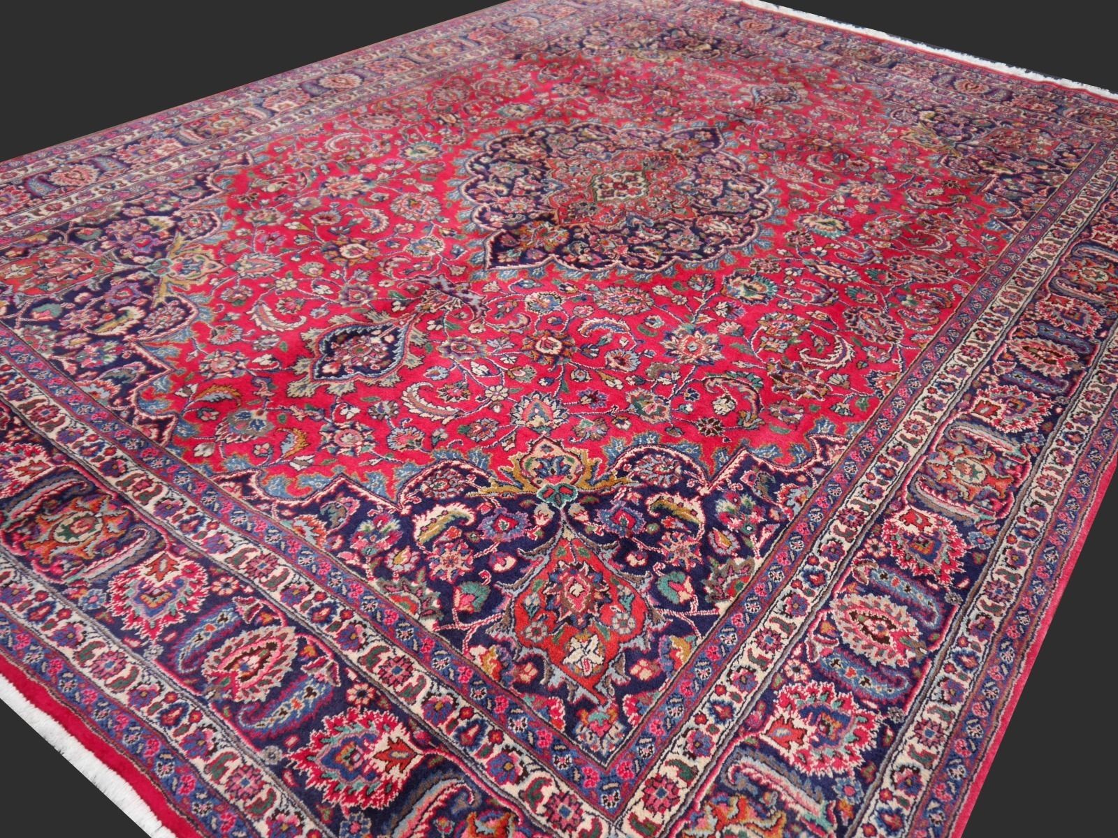photo vintage Fine Hand Knotted Vintage Statement Wool Rug 392 X 291 Cm