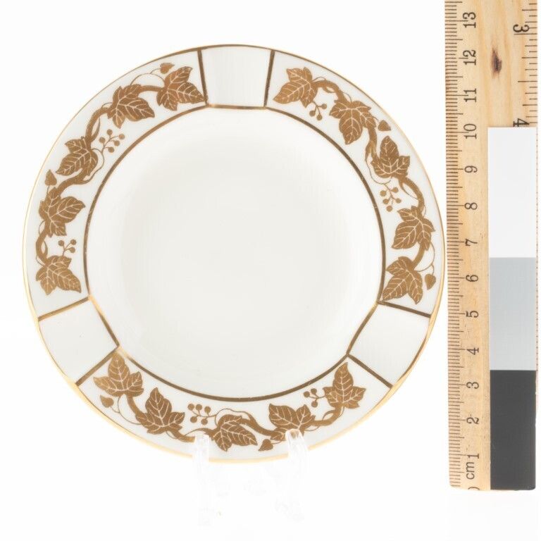 Wedgwood Gilt Porcelain Ceramic Ashtray With Grape Vine Leaves photo for sale