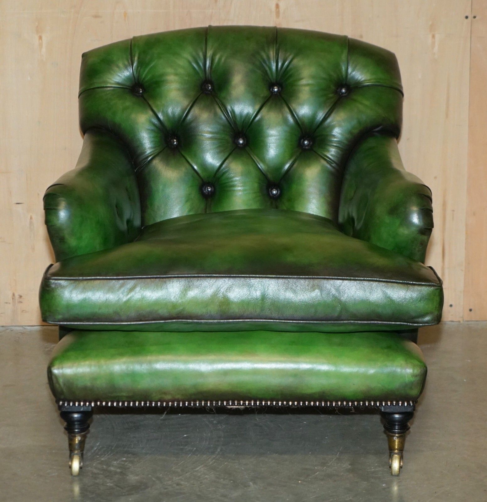 Pair Of Antique Howard & Son's Bridgewater Chesterfield Green Leather Armchairs photo for sale