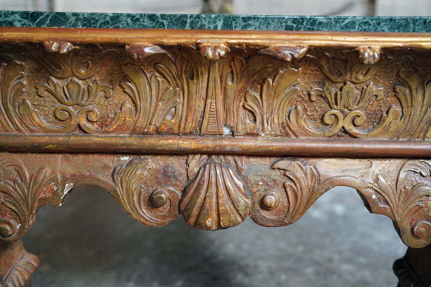 A George II Marble Topped Giltwood & Gesso Low Table C.1740 photo vinterior