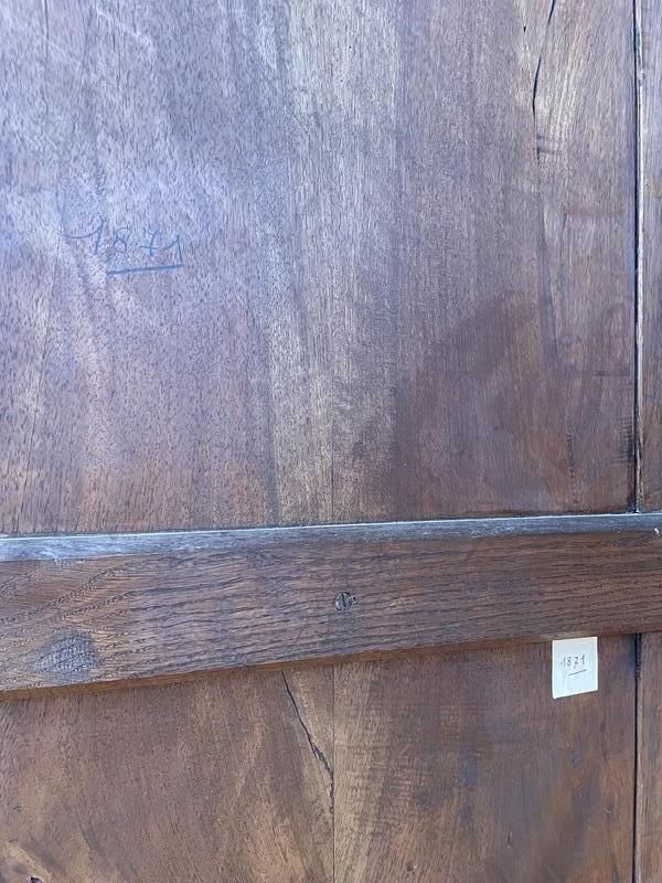 Armoire époque Louis Philippe En Noyer Et Placage photo furniture