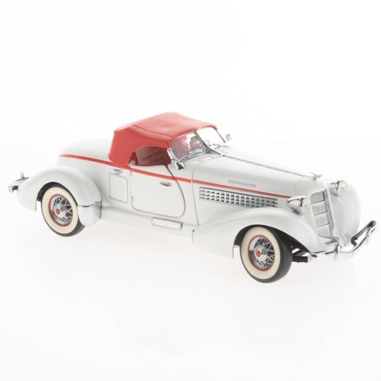 1:24 Scale 1935 White & Red Accents Auburn 851 Speedster Diecast Franklin Mint Precision Model Vehicle