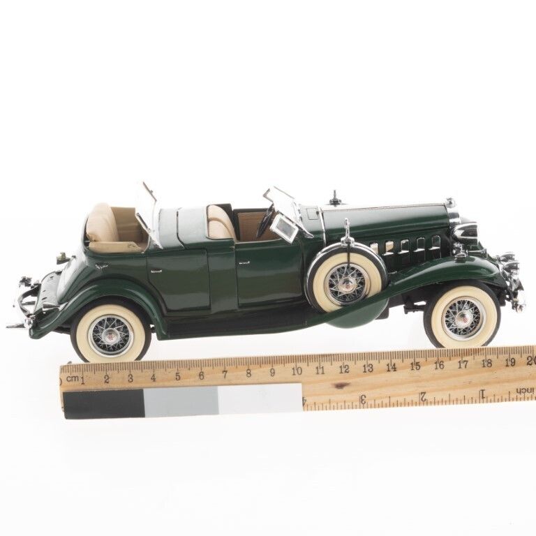 1:24 Scale 1932 Green Cadillac V 16 Sport Phaeton Diecast Danbury Mint Model Vehicle photo for sale
