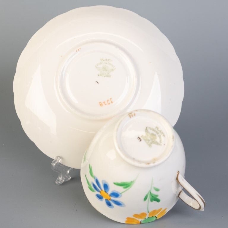 Royal Tuscan Porcelain Ceramic Art Deco Teacup & Saucer photo furniture