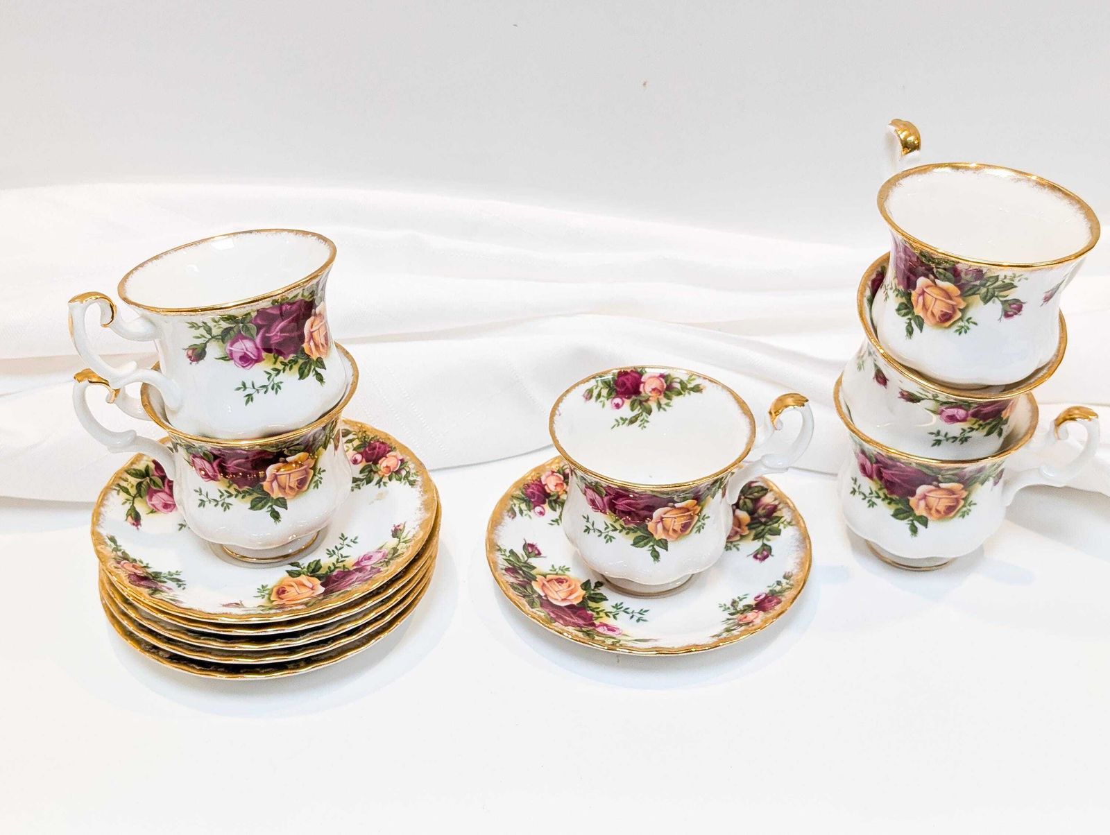 First Edition, 1st Quality Royal Albert Old Country Rose Small Teacup And Saucer Set Of 6. Made In England 1960s In Perfect Condition. photo vintage