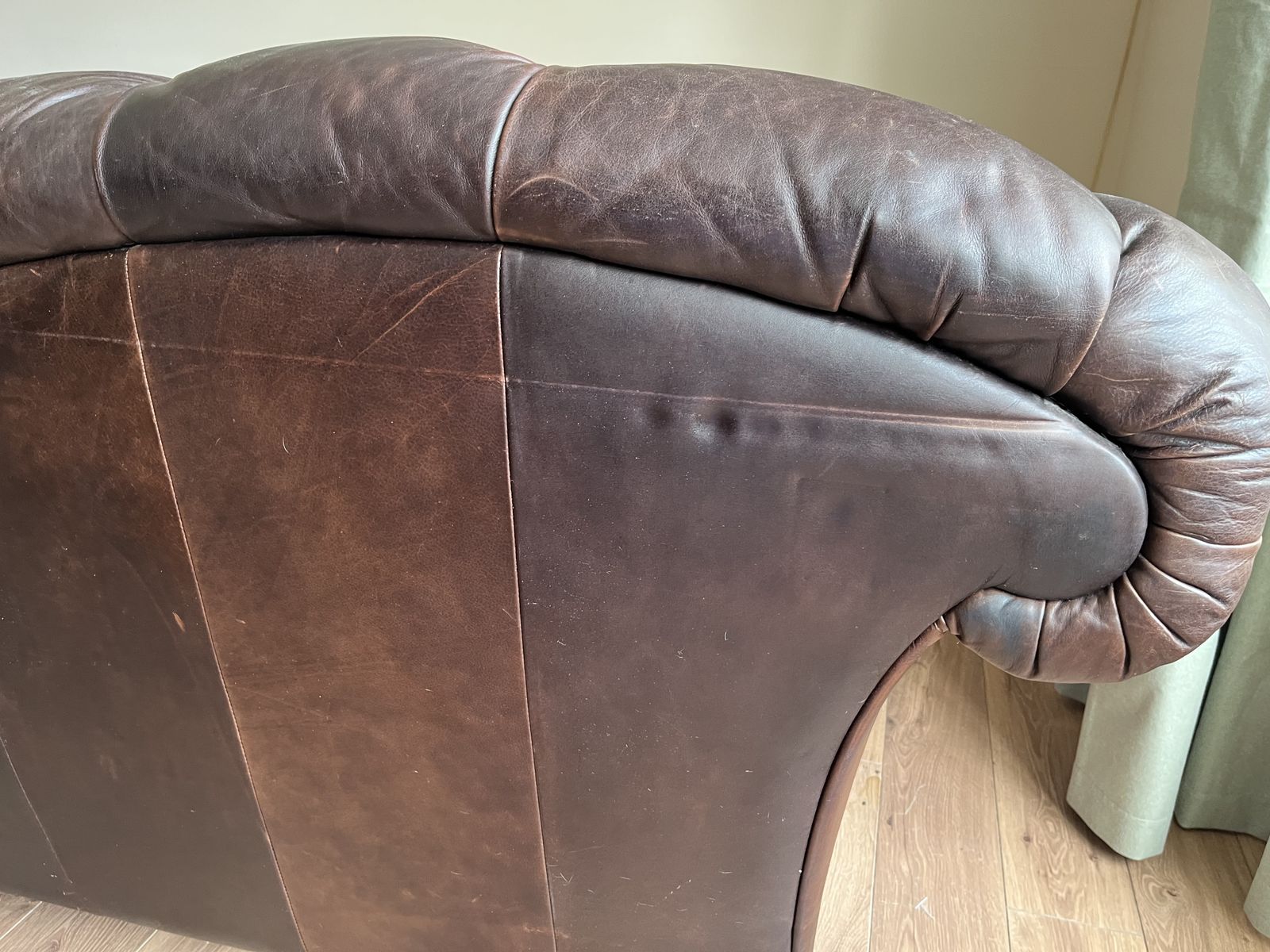 Natuzzi ‘Chesterfield’ Brown Leather Three Seater Sofa photo vinterior