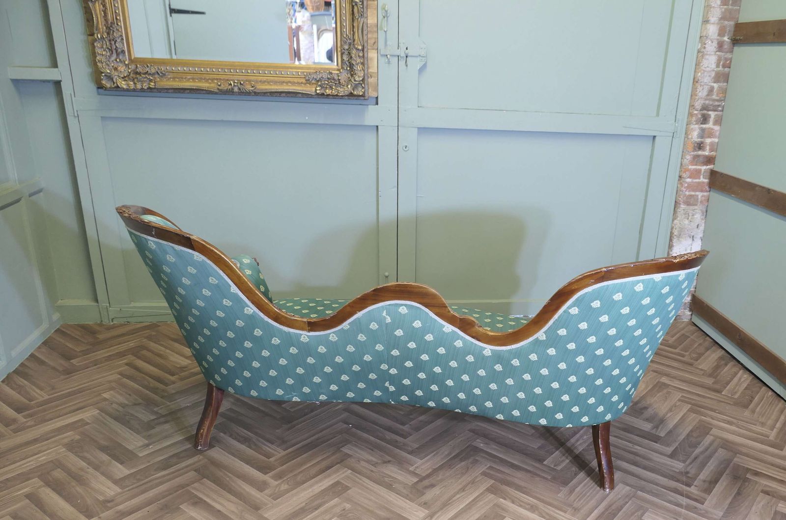 Double Spoon Back Sofa, Day Bed Settee photo vinterior