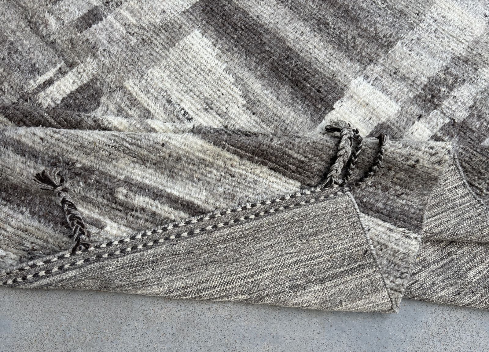245x305 Cm Moroccan Berber Inspired Area Rug. Vintage Handknotted Carpet. 100% Natural Wool. 8x10 Ft photo vinterior