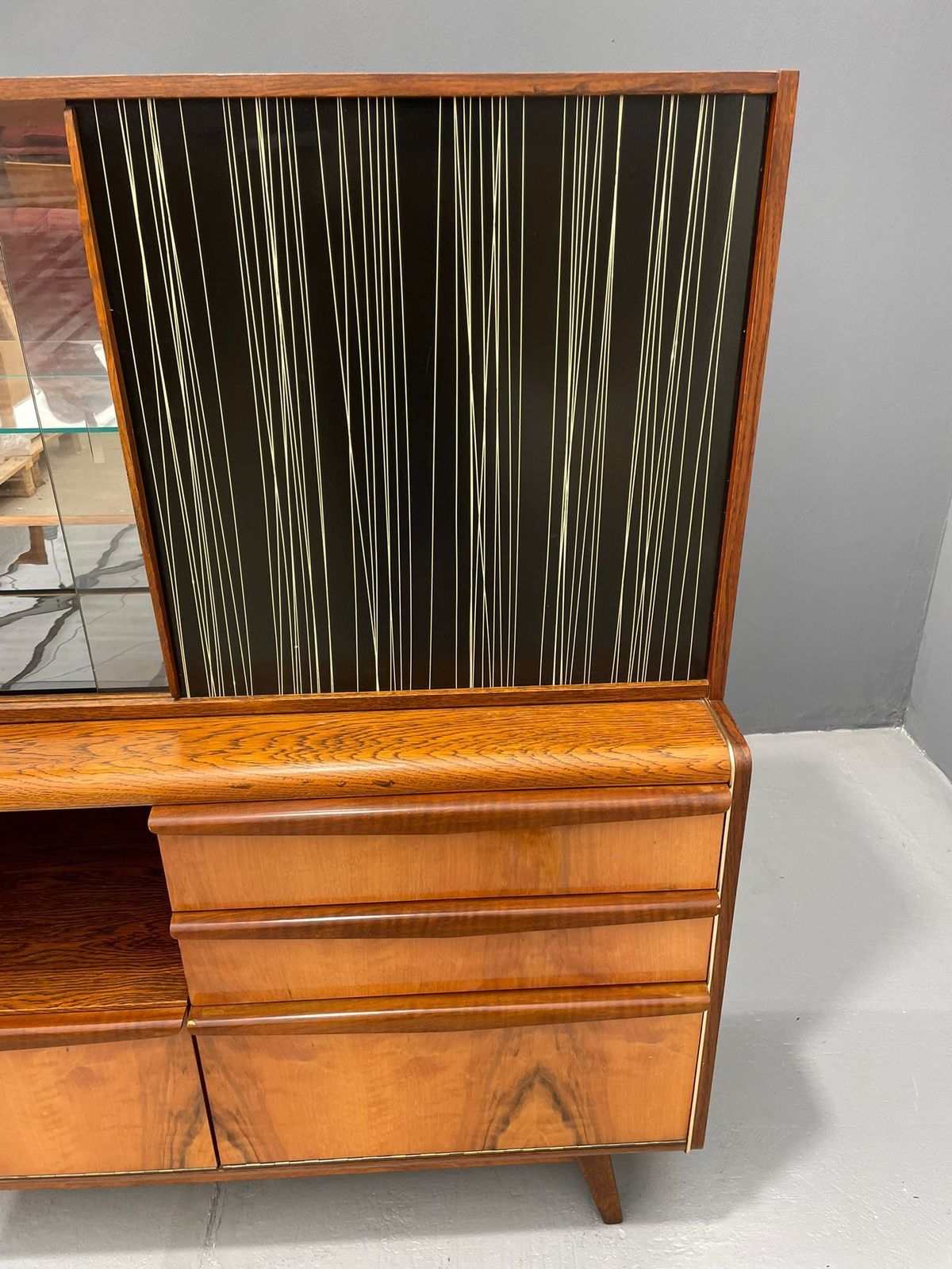 photo for sale Jitona Dressoir U 372/386   Design By Bohumil Landsman & Hubert Nepožitek Jaren 1960
